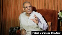 Retired Lieutenant General Amjad Shoaib (file photo)
