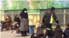 برخی مطبوعات ایران، شمار دانش‌آموزانی را که هدف حملات گازی مشکوک قرار گرفتند، دست‌کم ۳۰ هزار نفر عنوان کرده‌اند