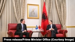 Predsjednik Albanije Bajram Begaj sa premijerom Kosova Albinom Kurtijem, ilustrativna fotografija