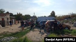Stanovnici naselja Salajka posle požara, Novi Sad, 23. avgusta 2024.