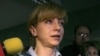 Andreý Sannikawyň aýaly, žurnalist Irina Halip Minskiniň sudunyň öňünde, 16-njy maý.