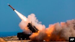 Ukraine has long sought the Patriot surface-to-air guided missile-defense system because it can target aircraft, cruise missiles, and shorter-range ballistic missiles. (file photo)