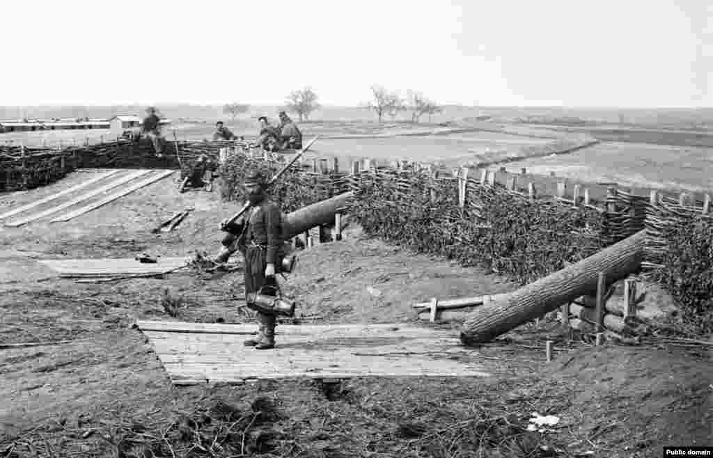 Military deception is probably as old as war itself, but the earliest photos of dummy weapons date from the 1861-65 American Civil War, when “Quaker guns” (pictured) were used by both sides. The “guns” were in fact logs, mounted to give distant, telescope-squinting generals a false impression of firepower.