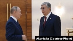 Қазақстан президенті Қасым-Жомарт Тоқаев және Ресей басшысы Владимир Путин. Астана, 13 қазан 2022 жыл.