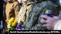 На адной з цырымоній разьвітаньня з загінулымі ў баявых дзеяньнях вайскоўцамі Ўкраіны. Ілюстрацыйнае фота