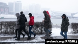Migrantlar. Minsk, 2021.
