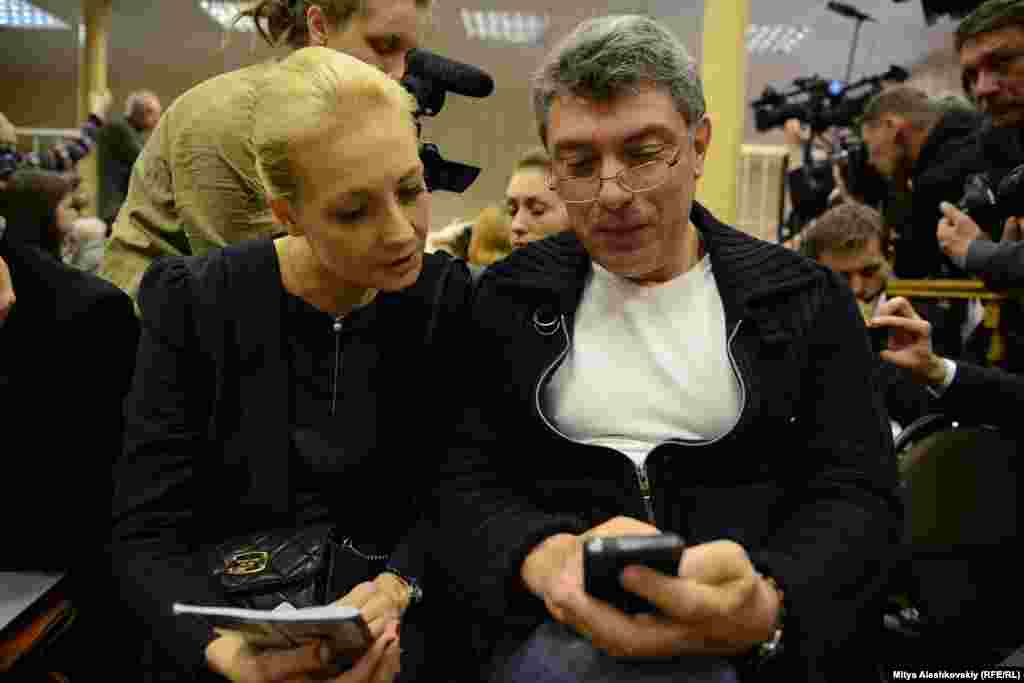 Алексея Навальныясда тIад процессалда лъади Юлиягун. 17 апрель 2013 сон