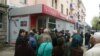 Пенсия вырастет примерно у 103 тысяч пожилых людей: таково приблизительное число пенсионеров, подпадающих под статус социально незащищенных лиц. Остальные получат надбавки к пенсиям лишь в 2016 году