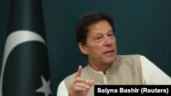 عمران خان دا خبره د اکتوبر پر پينځمه په اسلام اباد کې د وفاقي کابينې غونډې ته په وينا کې کړې. انځور- ارشیف