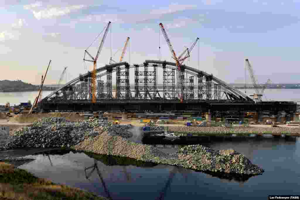 A photo from July 31, 2017, shows the main archways of the bridge near completion.&nbsp;
