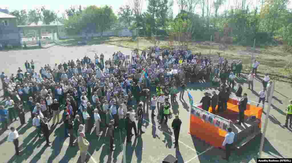 Supporters have ignored threats and a heavy police presence to attend Hasanli's rallies, like this October 2 campaign stop in the northwestern city of Shaki.