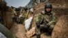 Бійці полку «Азов» у траншеї поблизо Широкино. Квітень 2015 року