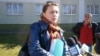 Виктория Можарова үз фикерләрен матбугат аша уңга-сулга белдереп торды. Чаллы, 13 сентябрь 2012
