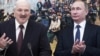 Aljakszandr Lukasenka, Belarusz vezetője (b) és Vlagyimir Putyin (Képünk illusztráció)