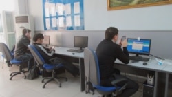 Diňle: Türkmenistanda Internet çäklendirmeleriniň gerimi ýene-de 'giňäp başlady', näme üçin şeýle bolýar?

