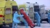 Коронавирустун алдын алуу боюнча Тюмендеги борбордун кызматкерлери Кытайдан келгендерди тосушууда. Орусия. 5-февраль, 2020-жыл.