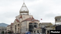 ԼՂ խորհրդարանի շենքը Ստեփանակերտում, արխիվ