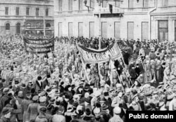 Солдатская манифестация в 1917 году