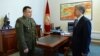 Сүрөт архивден алынды. Райымберди Дүйшөнбиев президент Алмазбек Атамбаев менен 