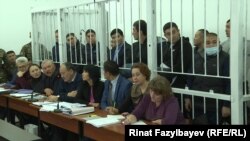В суде по делу бывшего депутата кыргызского парламента Дамирбека Асылбека уулу, обвиняемого в причастности к контрабанде. Алматы, 2 ноября 2018 года.