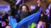 “Файнэншл таймс” гезитинин жазышынча, Эл аралык валюта фонду Украина экономикасын жыгылтпай жөлөп калуу үчүн чукул арада 15 млрд. доллар чегерүү зарыл деп санайт. 