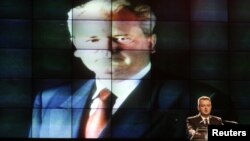 Ivica Dačić na stranačkom skupu nakon smrti Slobodana Miloševića.
