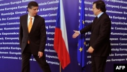 Jose Manuel Barroso şi premierul ceh Jan Fischer
