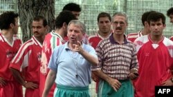 تومیسلاو ایویچ همراه با ملی‌پوشان ایرانی چند هفته پیش از رقابت‌های جام جهانی ۱۹۹۸ فرانسه