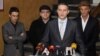 Средба на министерот за здравство Никола Тодоров со синдикатите за здравство. Доктор Дејан Ставриќ, претседател на Синдикатот на клиничките центри и претседателот на Самостојниот синдикат за здравство, фармација и социјална заштита, Љубиша Каранфиловски.
