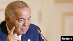 Yslam Karimow grazdanlaryň maglumat almaklaryna we ýaýratmaklaryna degişli konstitusion hukuklaryny üpjün etmek üçin «Döwlet organlarynyň işiniň açyklygy» barada ýörite kanunyň kabul edilmegini hem teklip etdi.