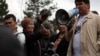 Участники митинга «Несогласных» в Алматы, 28 апреля 2012 года. 
