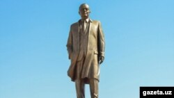 Муҷассамаи Ислом Каримов дар Самарқанд