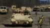 АКШ армиясынын Польшадагы машыгууга тартылган танктары. 18-март, 2015-жыл. 