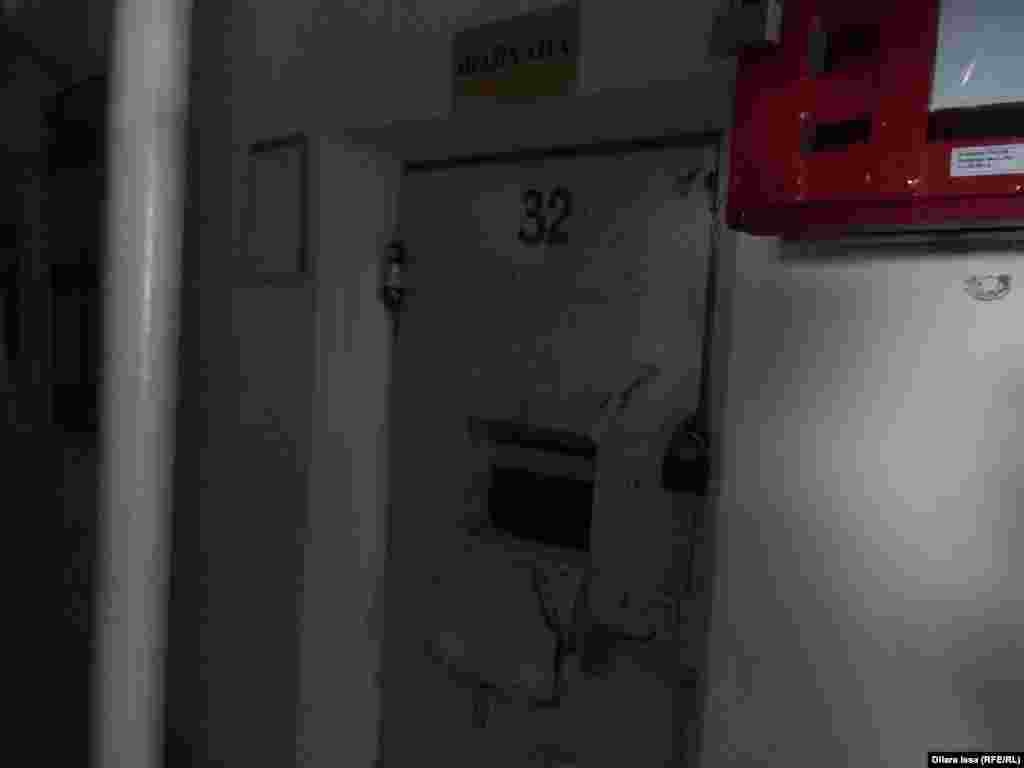 Әйелдер түрмесіндегі жабық тұрған шайхана. 