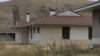 Бакиевдин уулуна тиешелүү делген "Ideal house" деп аталган жердеги үйлөр. (Архивдик сүрөт)