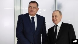 Russian President Vladimir Putin (right) with Republika Srpska leader Milorad Dodik in Kazan, Russia, on February 21