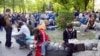 Активисты оппозиции собрались у памятника Абаю на Чистопрудном бульваре в Москве. 10 мая 2012 года.