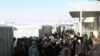Предприниматели собрались у здания администрации Центрального рынка Астаны. 14 января 2011 года.