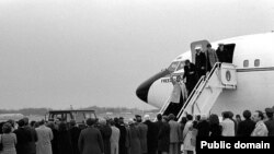 Ostatecii americani sosesc în patrie la 27 ianuarie 1981
