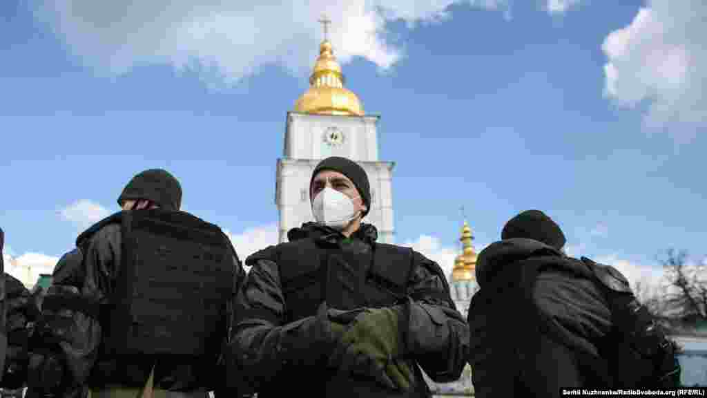Общественный порядок обеспечивали несколько сотен полицейских и бойцов Национальной гвардии Украины 
