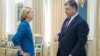 Уляна Супрун під час зустрічі з президентом України Петром Порошенком. У 2016 році призначена виконувачем обов'язків міністра охорони здоров'я. Виросла у США та працювала директором гуманітарних ініціатив Світового конгресу українців