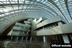 The interior of the parliament building (October 2012)