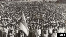 İki il əvvəl Nazirlər Kabinetinin qərarı ilə noyabrın 17-si bayram günü kimi saxlanılsa da, iş günü elan edildi