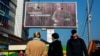 Білборд соціально-інформаційного проекту «Голосуйте! Ми прикриємо!». Київ, 10 квітня 2019 року
