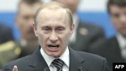 В. Путин ҳангоми суханронӣ дар ҷаласа