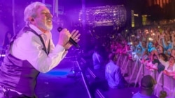 Prerevolutionary Iranian pop star Ebrahim Hamedi