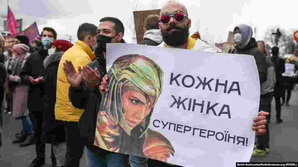 Марши за права женщин прошли сегодня во многих крупных городах Украины 