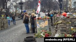 A memorial to Zhyzneuski in Kyiv.