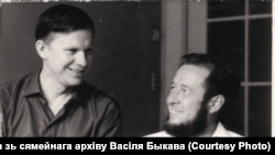 Васіль Быкаў і Аляксандар Салжаніцын, 1967 г.