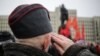 Акцыя ў гонар Кастрычніцкай рэвалюцыі на плошчы Незалежнасьці ў Менску, архіўнае фота